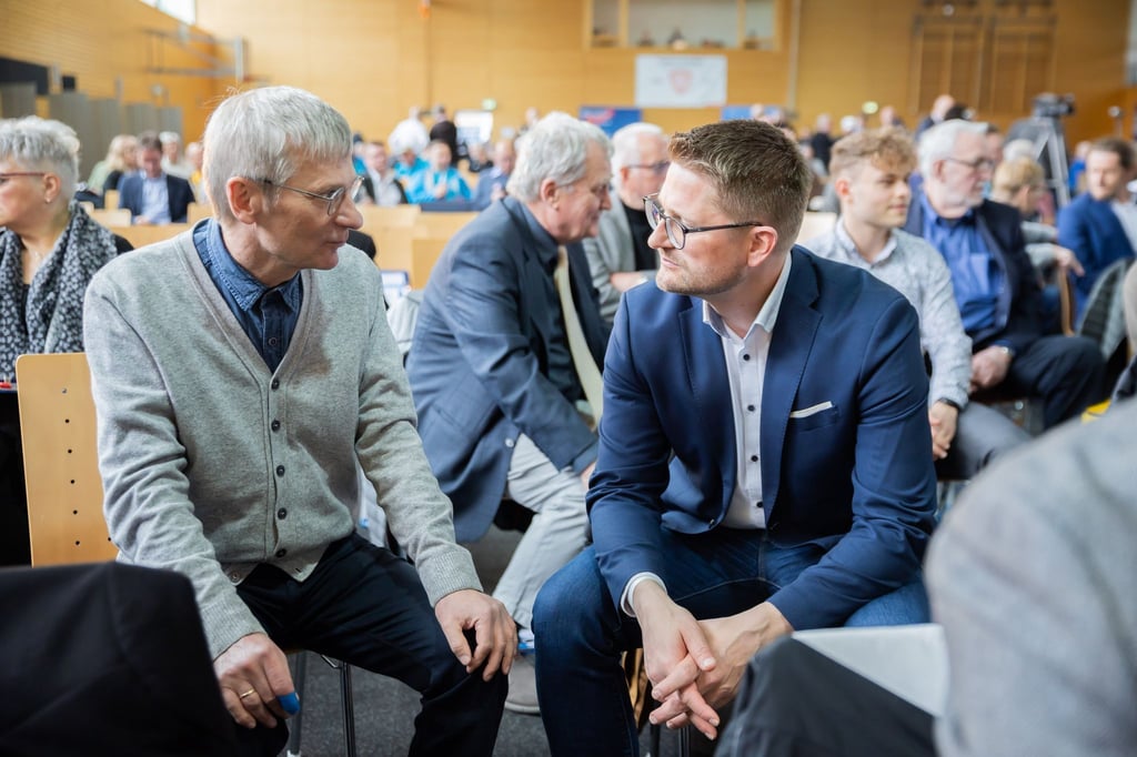 Der AfD-Fraktionsvorsitzende Hans-Christoph Berndt (l) und AfD-Landeschef René Springer kritisieren den Koalitionsvertrag von SPD und CDU. (Archivbild).