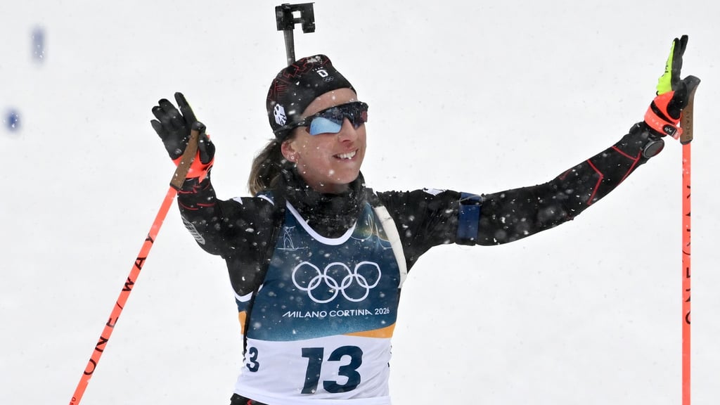 Franziska Preuß wechselt die Seiten und wird erstmals ein Rennen kommentieren. (Archivbild)