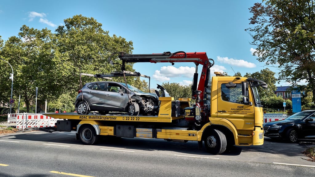 Im Jahr 2025 werden mehr Verkehrsunfälle gezählt, zugleich sind es weniger Unfälle als in den früheren Jahren vor Corona.