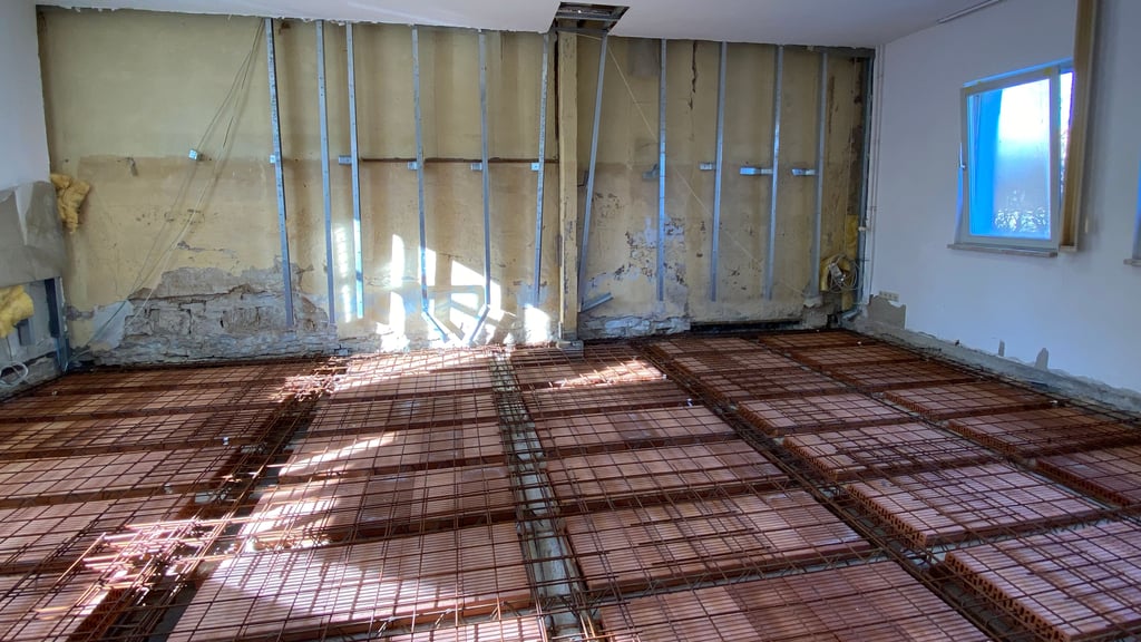 Eine neue Decke trennt Versammlungsraum und Keller im Dorfgemeinschaftshaus in Klein Quenstedt.