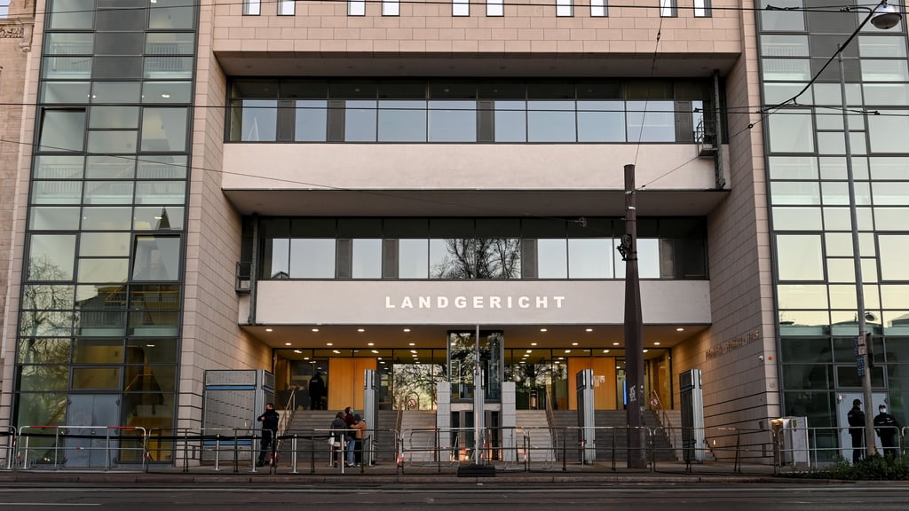 Gegen den 33-Jährigen wird vorm Landgericht in Magdeburg verhandelt.
