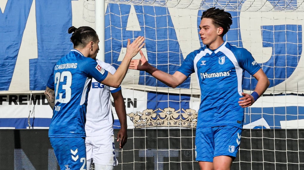Beim 1. FC Magdeburg wird wohl Dariusz Stalmach (r.) für das Spiel bei der SV Elversberg in die Startelf rücken.