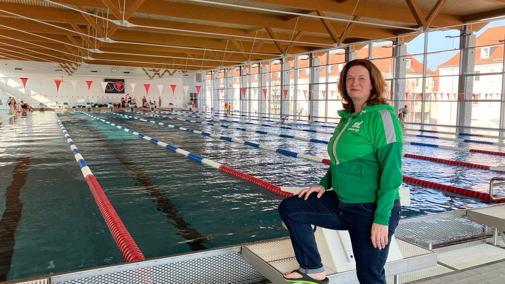 Heike Gabriel trainiert beim SV Halle den Nachwuchs in der 5. und 6. Klasse in den Grundlagen. Die Schwimmabteilung sammelt spenden.
