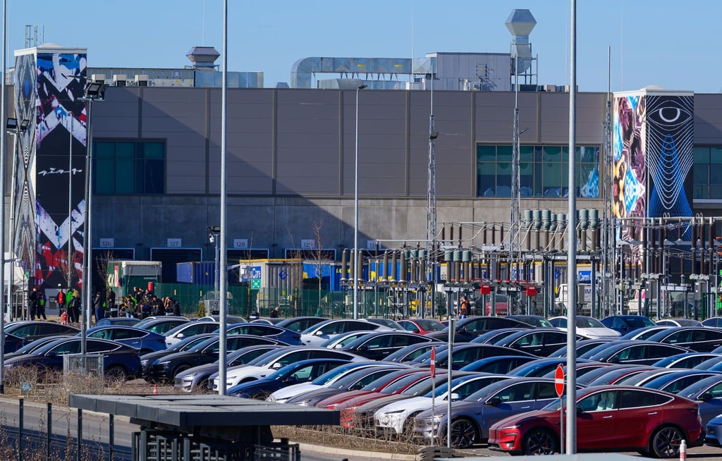 Das Ergebnis der Betriebsratswahl bei Tesla in Grünheide steht fest. (Archivbild)