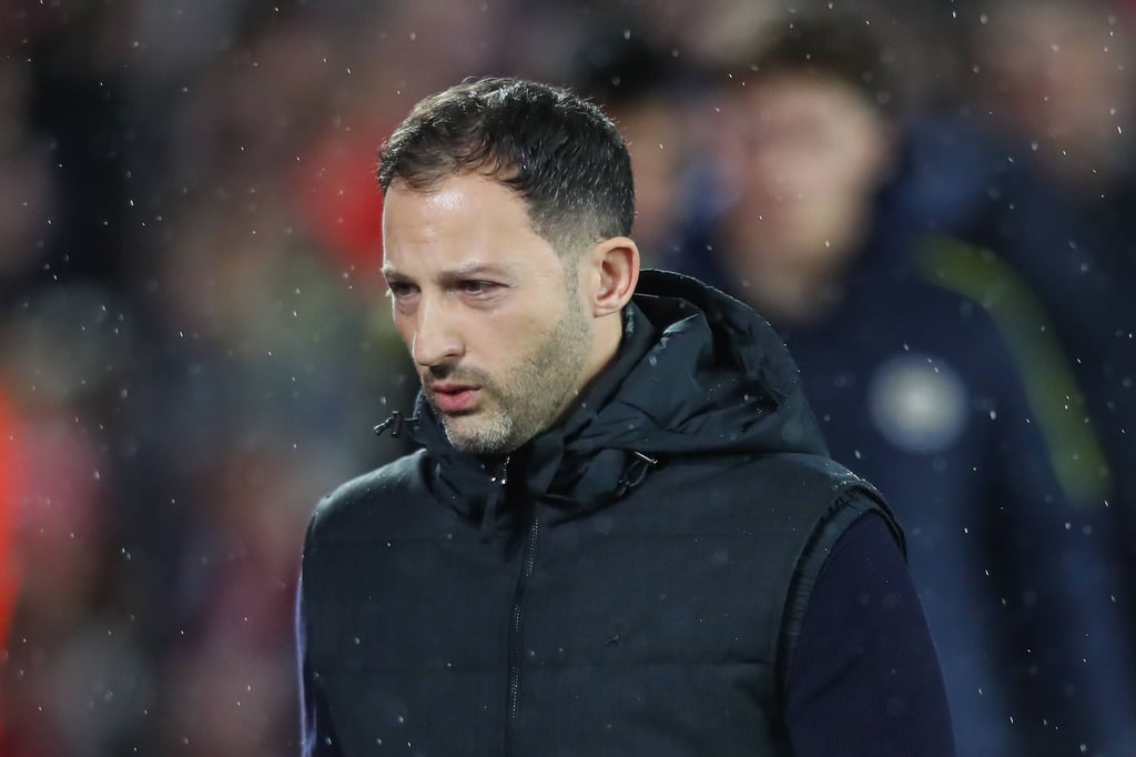 Fenerbahce-Trainer Domenico Tedesco, früher Coach bei RB Leipzig, soll im Krankenhaus sein