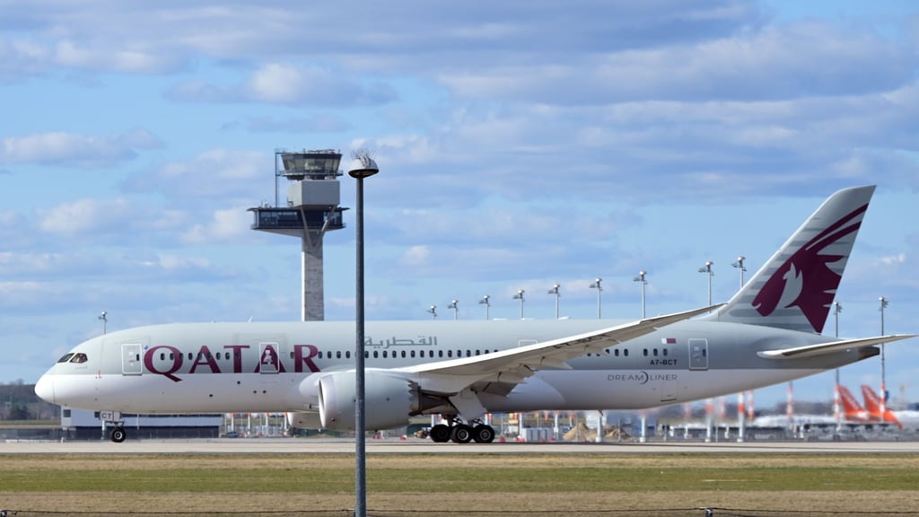 Auf Verbindungen in den Nahen Osten kommt es am BER nach wie vor zu weitreichenden Einschränkungen. (Archivbild)