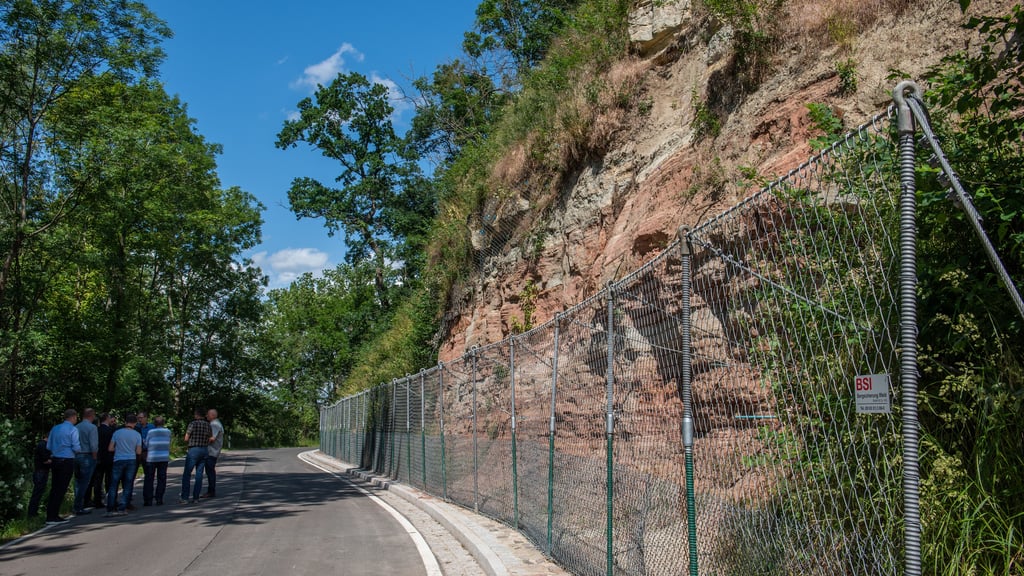 Wegen Maßnahmen zur Sicherung des Felshanges zwischen Naumburg und Schönburg wird die L 204 ab Mitte April für drei Wochen vollgesperrt. 