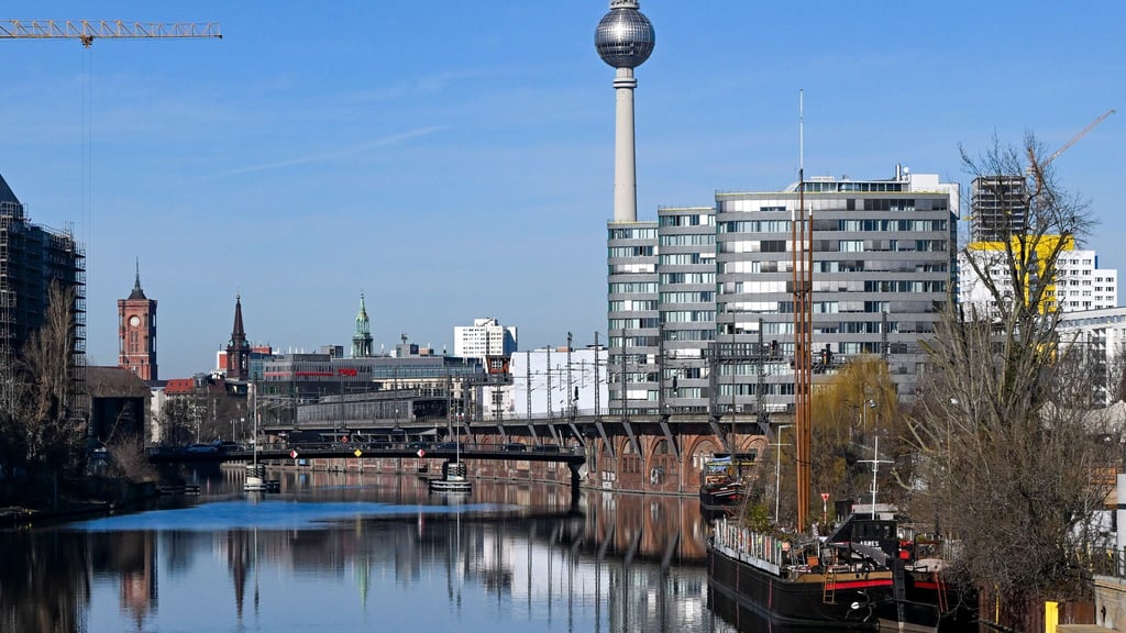 In der Nacht wird es eisig: In Bodennähe ist Frost bis zu minus zehn Grad zu erwarten.