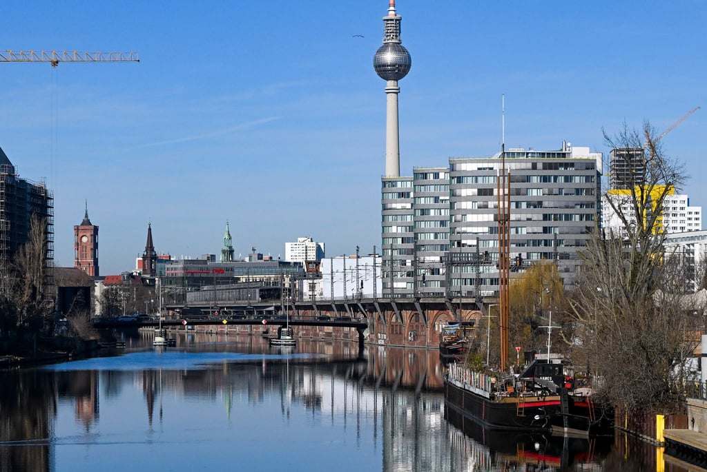 In der Nacht wird es eisig: In Bodennähe ist Frost bis zu minus zehn Grad zu erwarten.