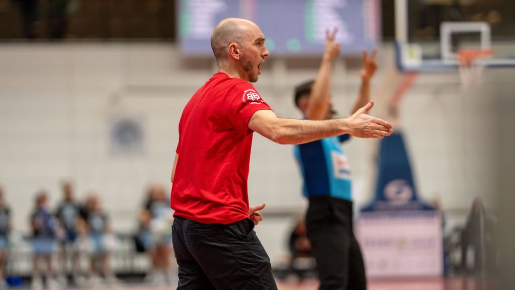 Eiko Potthast hofft auf einen gelungenen Freitagabend aus Sicht der SBB Baskets in heimischer Halle.