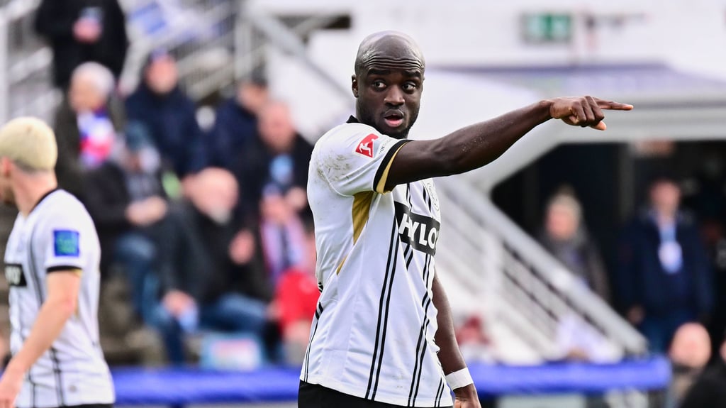 Amara Condé verpasst das Wiedersehen mit seinem Ex-Club 1. FC Magdeburg am Freitagabend. Der Mittelfeldspieler muss gelbgesperrt zuschauen.