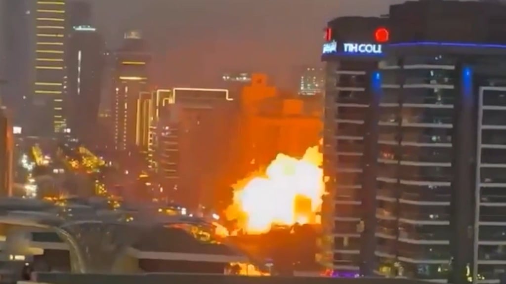 In Dubai schlug eine iranische Drohne in ein Luxushotel ein, verletzt wurde dabei aber niemand. Das Emirat ist Ziel hunderter Angriffe geworden.