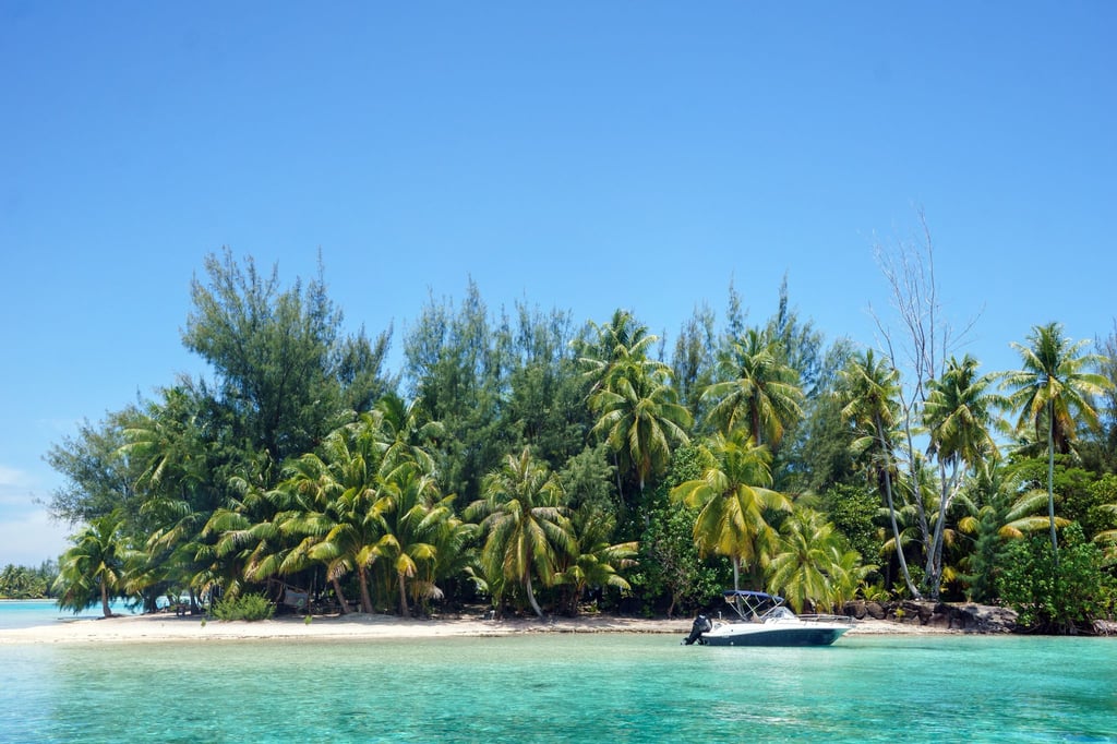 Einmal Bora Bora und zurück: Wer sich einen solchen Reisetraum erfüllen möchte, muss den Geldbeutel in der Regel ziemlich weit öffnen.