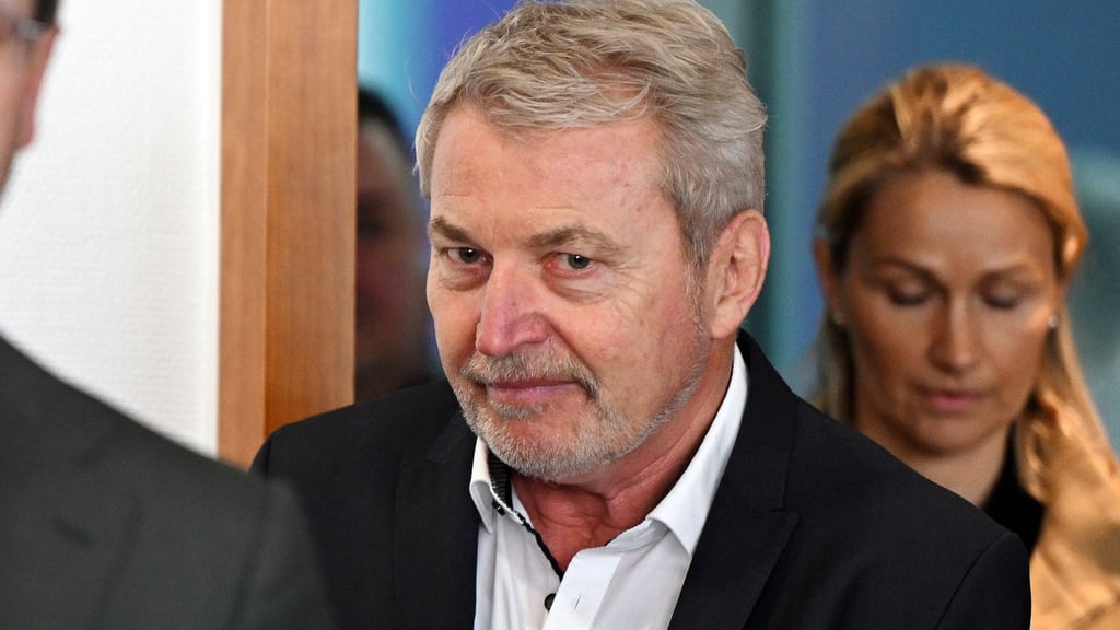 Das Bonner Landgericht hat Winterhoff zu einer Freiheitsstrafe von neun Monaten auf Bewährung verurteilt.