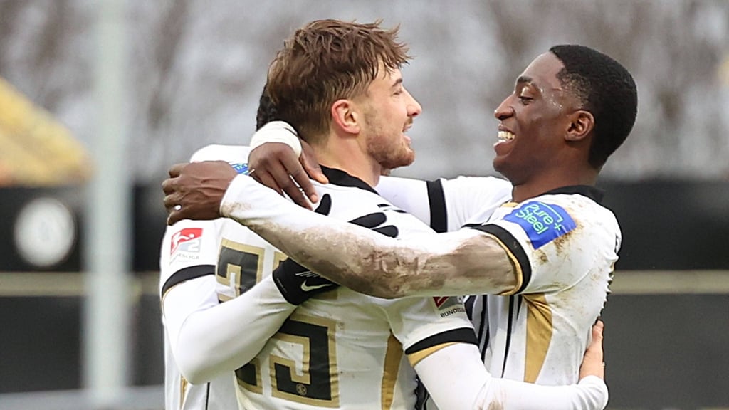 Lukas Petkov und die SV Elversberg spielen um den Aufstieg in die Bundesliga mit. Am Freitag hat die SVE den 1. FC Magdeburg in der 2. Bundesliga zu Gast.