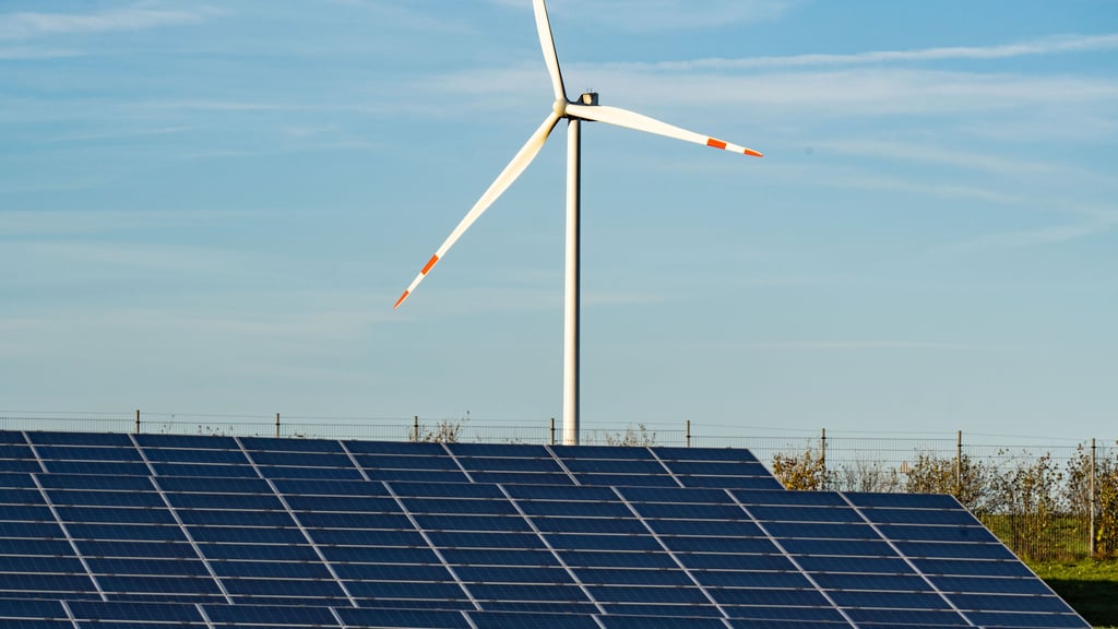 Wer auf Windräder und PV-Anlagen schauen muss, soll in Kalbe auch mehr Geld aus dem Akzeptanz- und Beteiligungsgesetz erhalten.