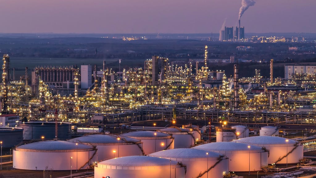 Trotz Krise in der ostdeutschen Chemiebranche soll in Leuna ein neues Industriegebiet entstehen.