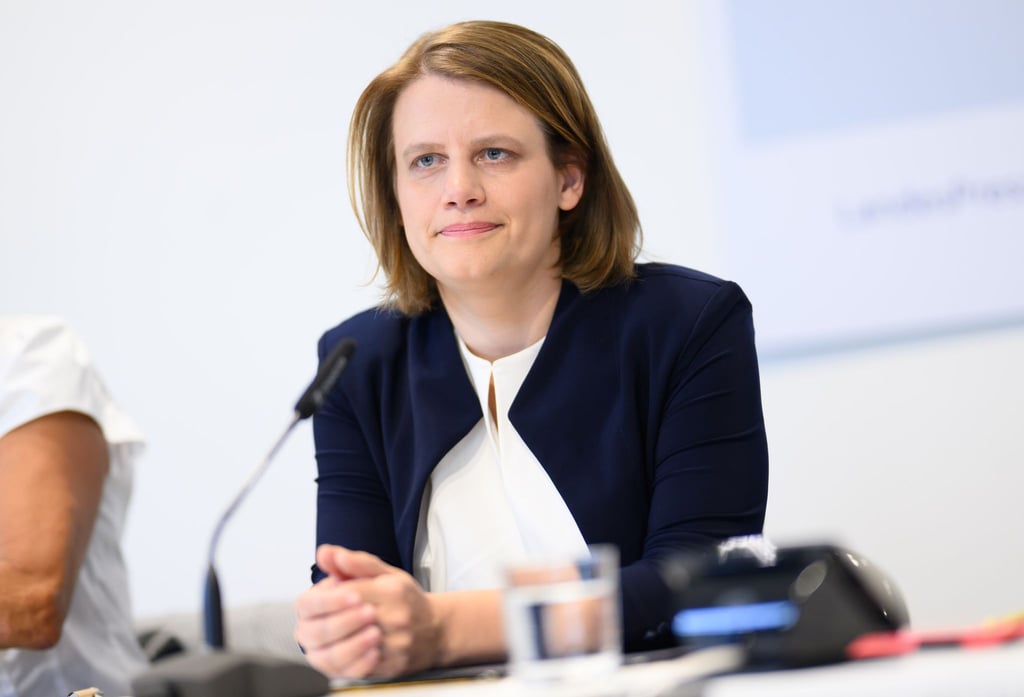 Sie sieht in der Oberstufenreform eine Chance auf Modernisierung und Bildungsgerechtigkeit: Kultusministerin Julia Willie Hamburg. (Archivbild)