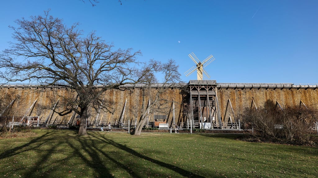 Das Gradierwerk in Schönebeck erhält Geld vom Bund. (Archivbild)