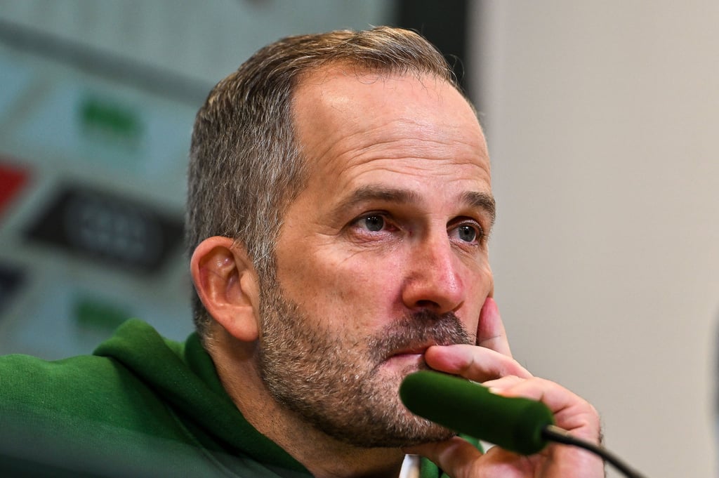 Manuel Baum auf einer Pressekonferenz.