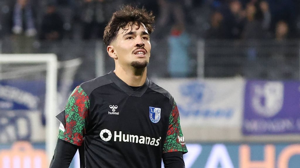 Laurin Ulrich vom 1. FC Magdeburg, kurz bevor er sich beim Spiel gegen SV Elversberg verletzte.