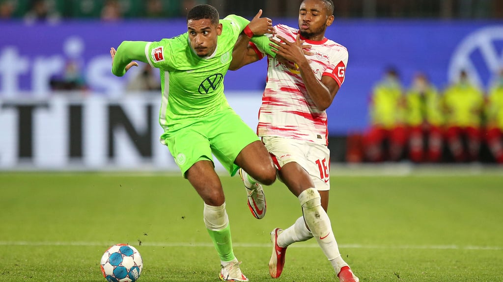 RB Leipzig abgedrängt: Maxence Lacroix bleibt in Wolfsburg.