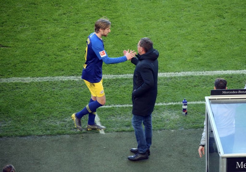 Emil Forsberg zog sich im Spiel gegen Stuttgart eine Innenbandverletzung zu.