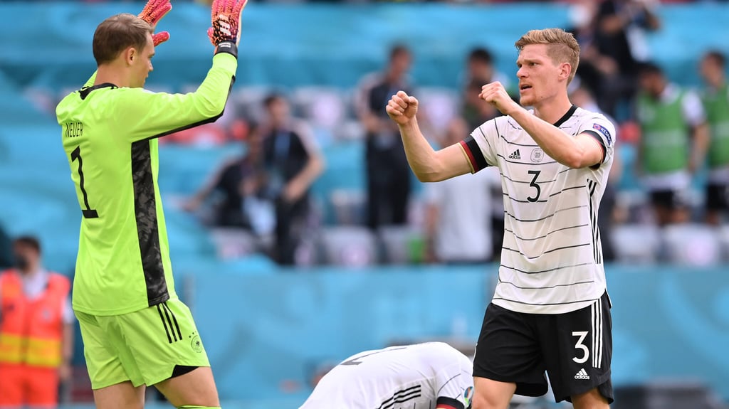 Marcel Halstenberg sieht Manuel Neuer als weltbesten Keeper.