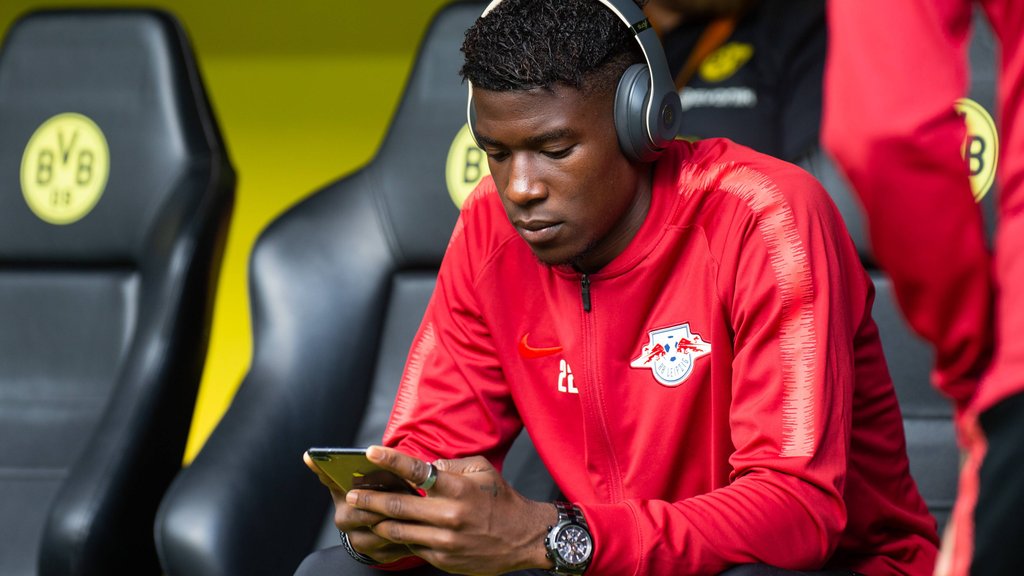 Nordi Mukiele darf auch gegen Dortmund wieder für RB bei Fifa 2020 ran.