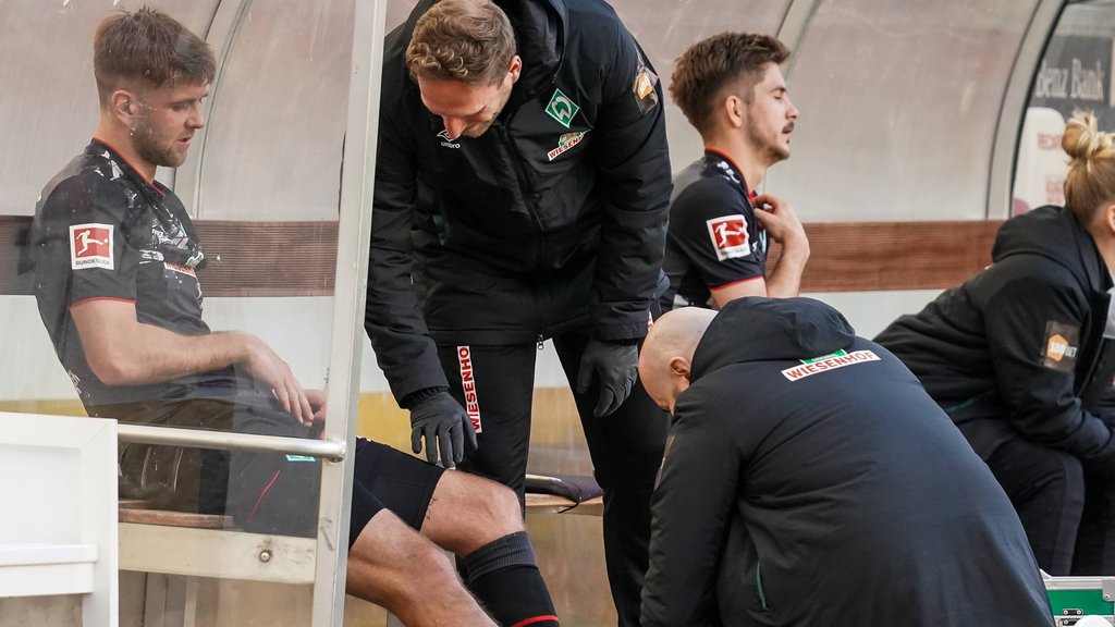 Niclas Füllkrug hat sich bei der Werder-Niederlage in Stuttgart verletzt.
