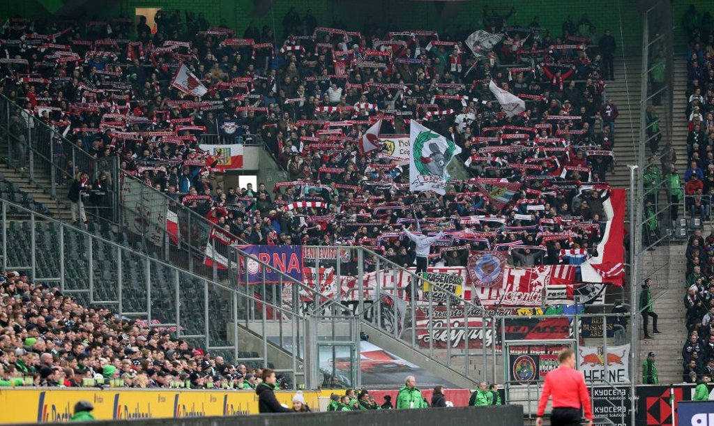 Rund 1500 Fans begleiteten RB nach Mönchengladbach.