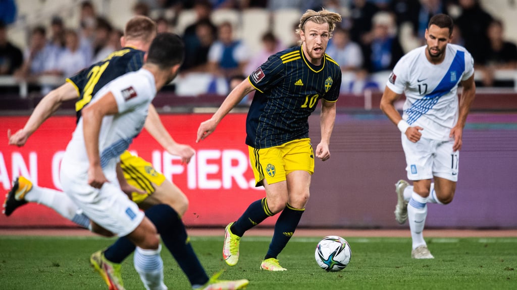 Emil Forsberg (2.v.r.) zieht im schwedischen Mittelfeld die Fäden. 