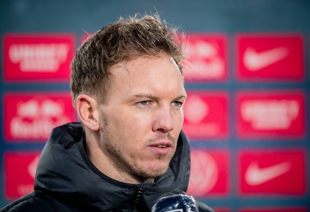Julian Nagelsmann hält die Bälle im Meisterennen gegen den FC Bayern flach.