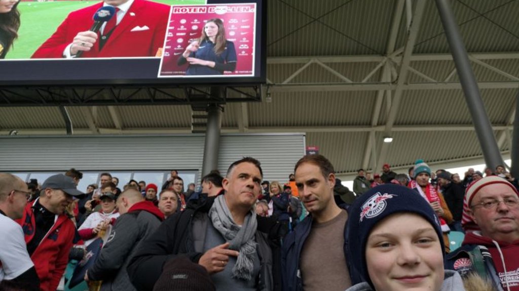 Oliver Mintzlaff und Ulrich Wolter gingen beim Spiel gegen Augsburg in den Fanblock.