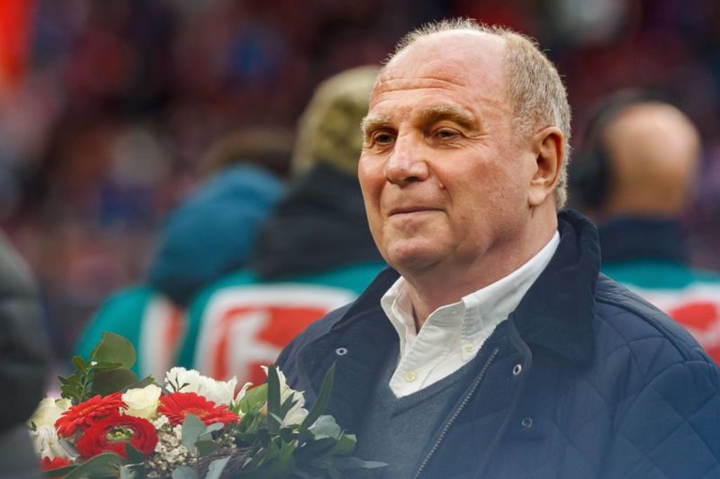 Uli Hoeneß will in den kommenden Monaten viel Geld in der Weltgeschichte verteilen. Ob auch Timo Werner und RB Leipzig bedacht werden, ist noch unklar.