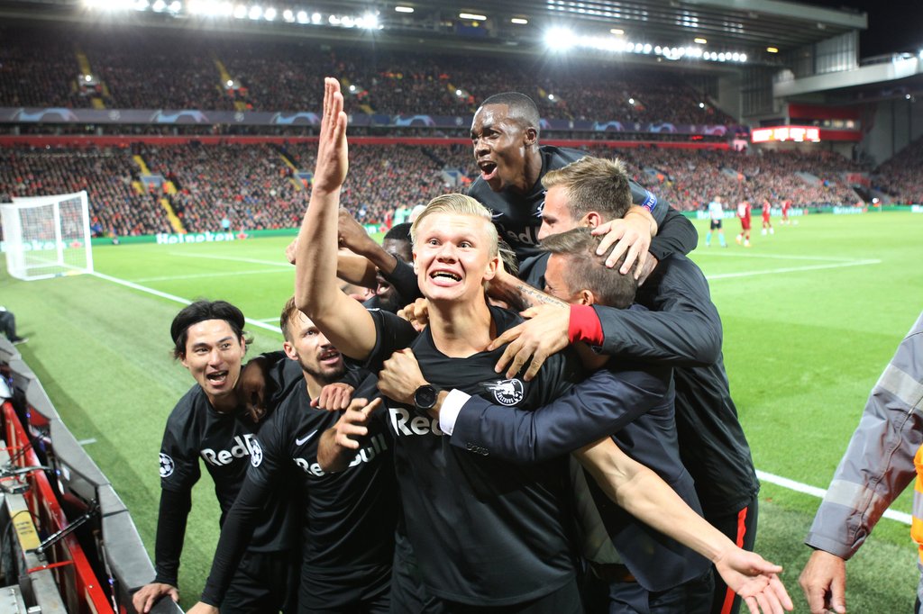 Erling Haaland nach seinem Tor zum zwischenzeitlichen 3:3 in der Champions League beim FC Liverpool.