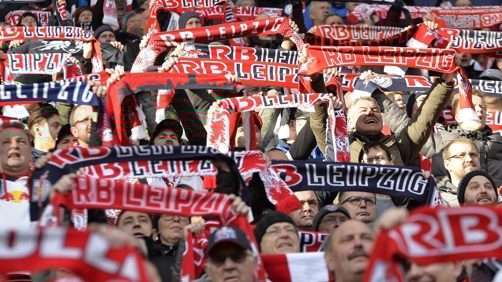 Treu trotz Corona: Fans von RB Leipzig.