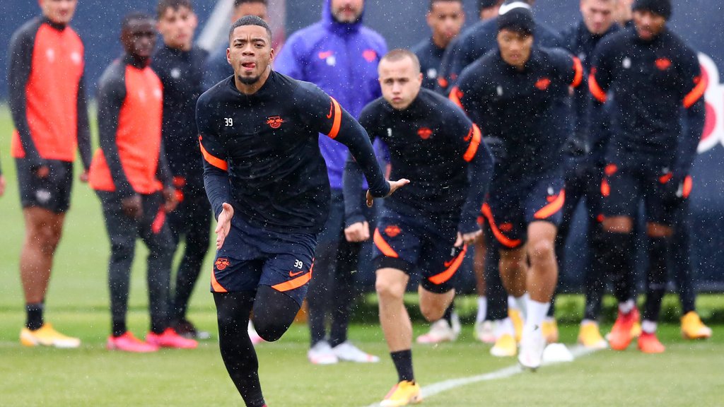 Grundlagen bolzen für den harten Herbst: Benjamin Henrichs und Angeliño.&nbsp; 