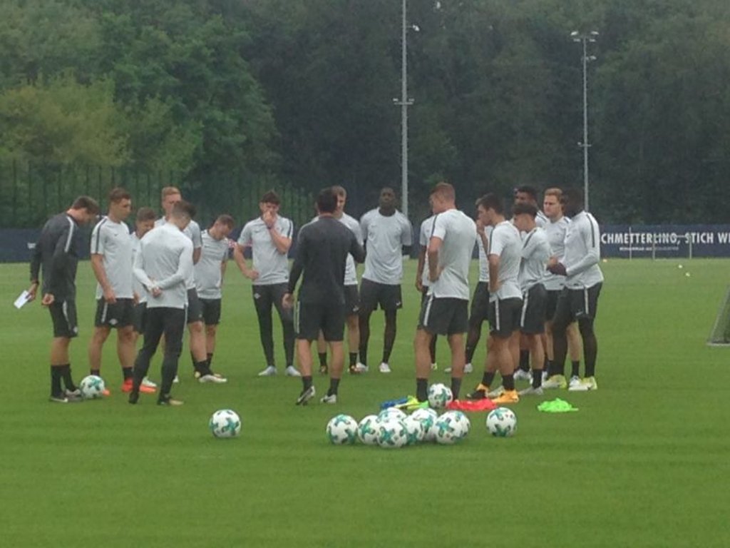 Die Mannschaft von Ralph Hasenhüttl im Training wird nach und nach größer.
