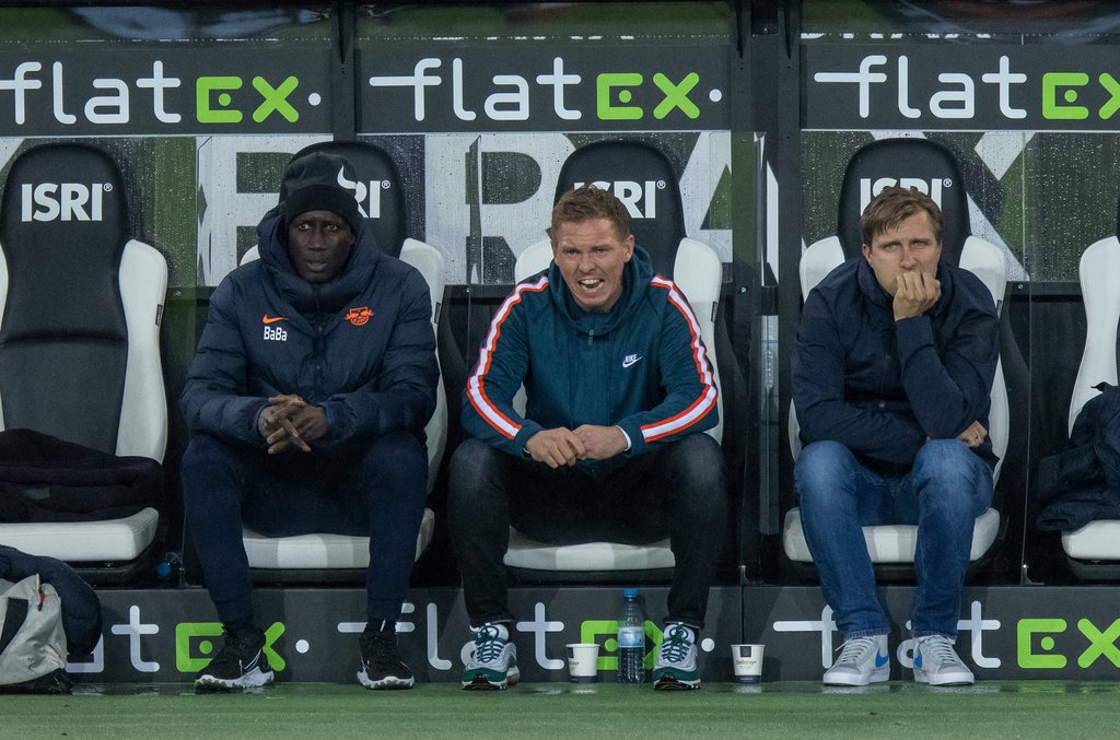 RB Leipzigs Sportdirektor Markus Kröche (r.) neben Trainer Julian Nagelsmann und Teammanager Babacar N´Diaye (l.).