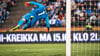 Peter Gulacsi hechtet nach dem Ball.