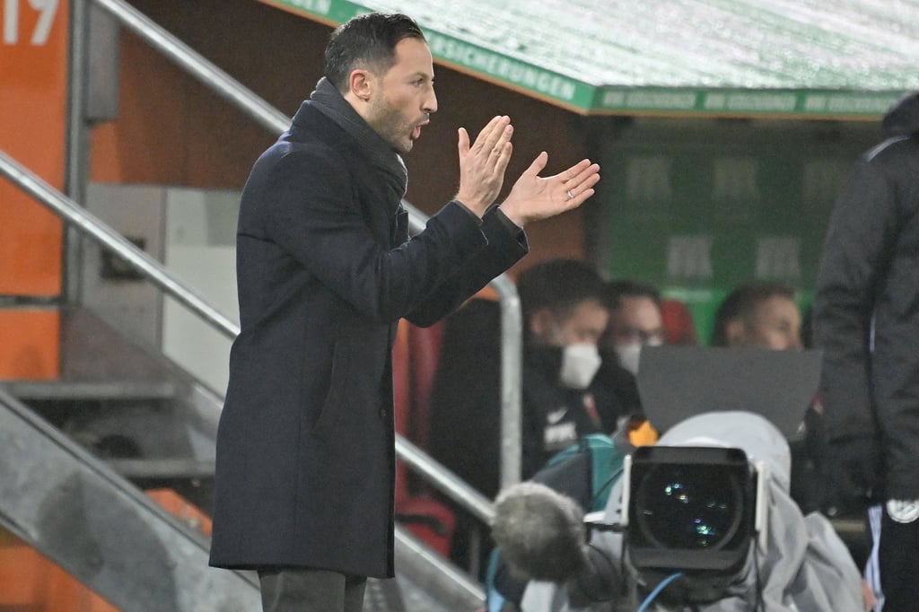 RB Leipzigs Trainer Domenico Tedesco mit viel Herzblut an der Seitenlinie.