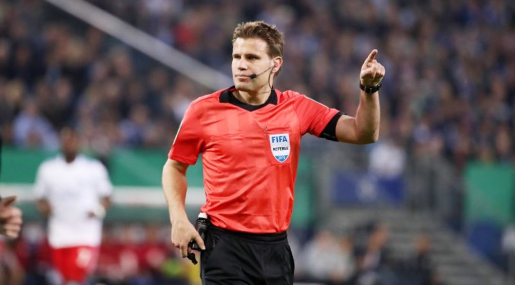 Felix Brych hatte zuletzt beim Spiel zwischen HSV und RB Leipzig wenig Probleme.