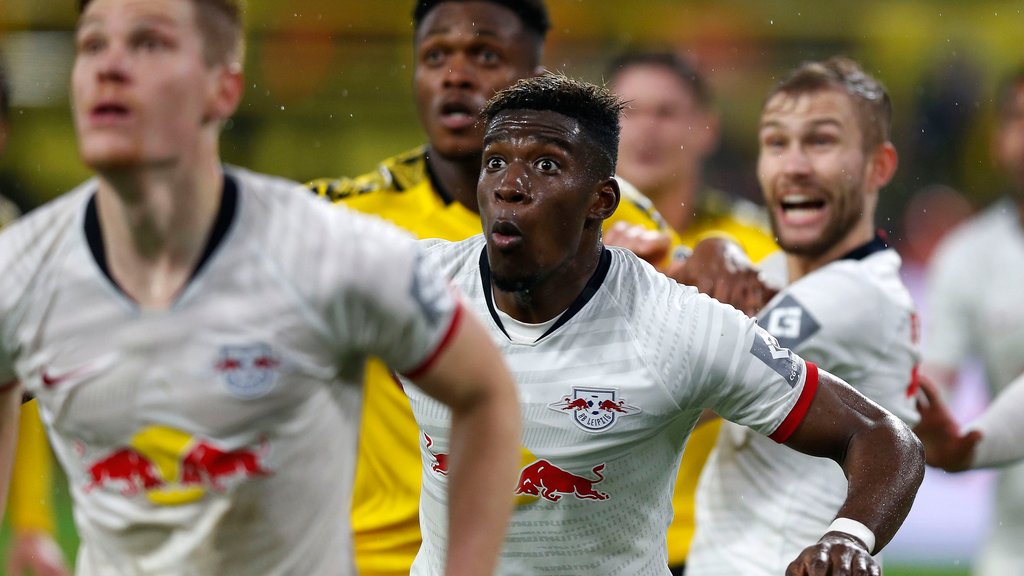 Große Augen: Nordi Mukiele &amp; Co. konnten den Dortmundern in Hälfte eins nur staunend beim Spielen zusehen.