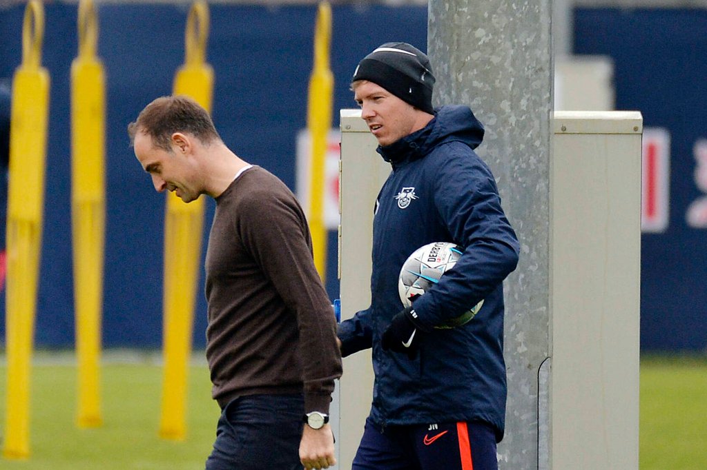 Lässt du mich gehen, Boss? Oliver Mintzlaff und Ex-RB-Trainer Julian Nagelsmann.
