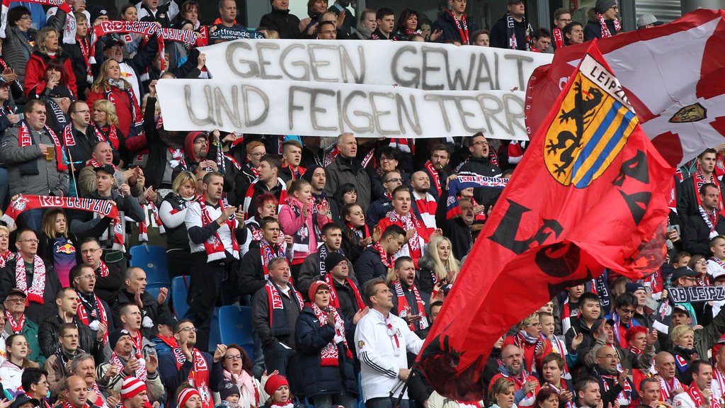 Die Parole „Gegen Gewalt” ist noch immer Konsens unter dem Großteilder Fans von RB Leipzig.