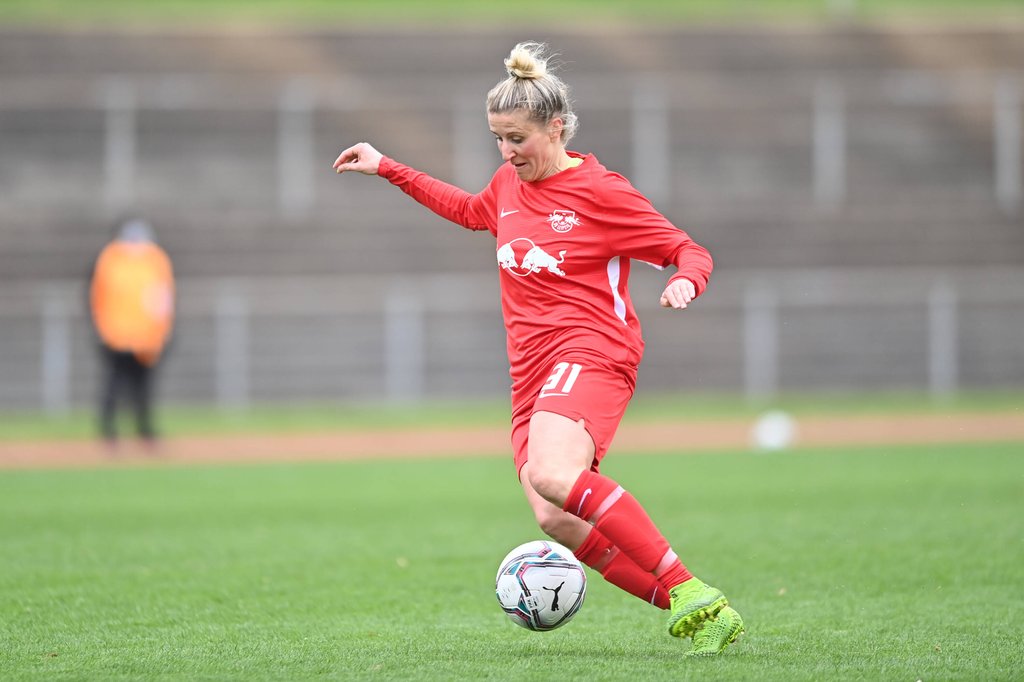 Anja Mittag hat das Toreschießen nicht verlernt.