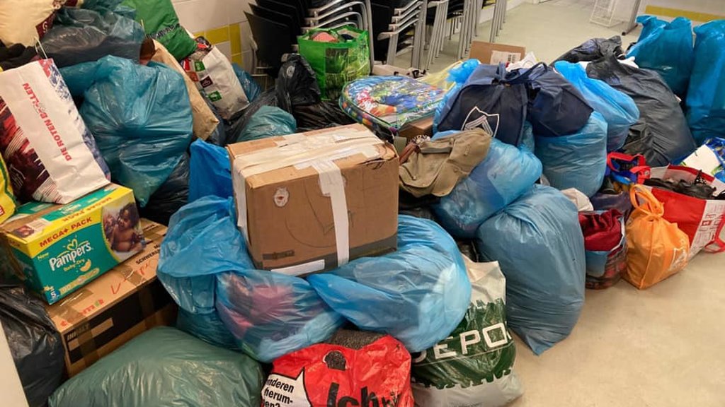 Fans von RB Leipzig organisierten zum zehnten Mal eine Kleiderspende.