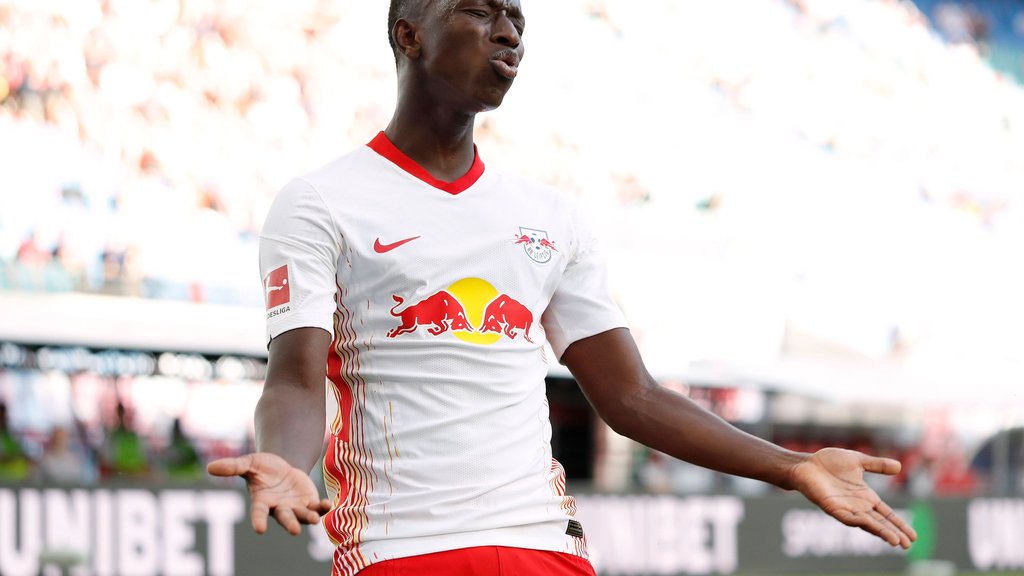 Amadou Haidara ärgert sich im Spiel, hier beim Auftakt gegen Mainz 05, wo er ein Tor für RB Leipzig erzielte.
