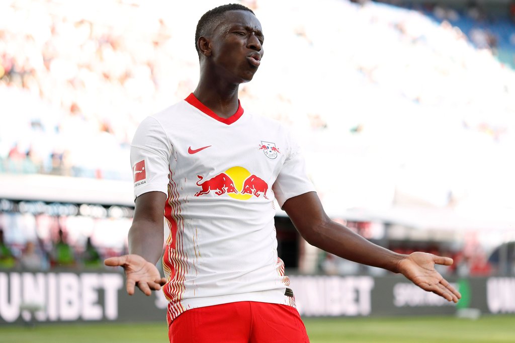 Amadou Haidara ärgert sich im Spiel, hier beim Auftakt gegen Mainz 05, wo er ein Tor für RB Leipzig erzielte.